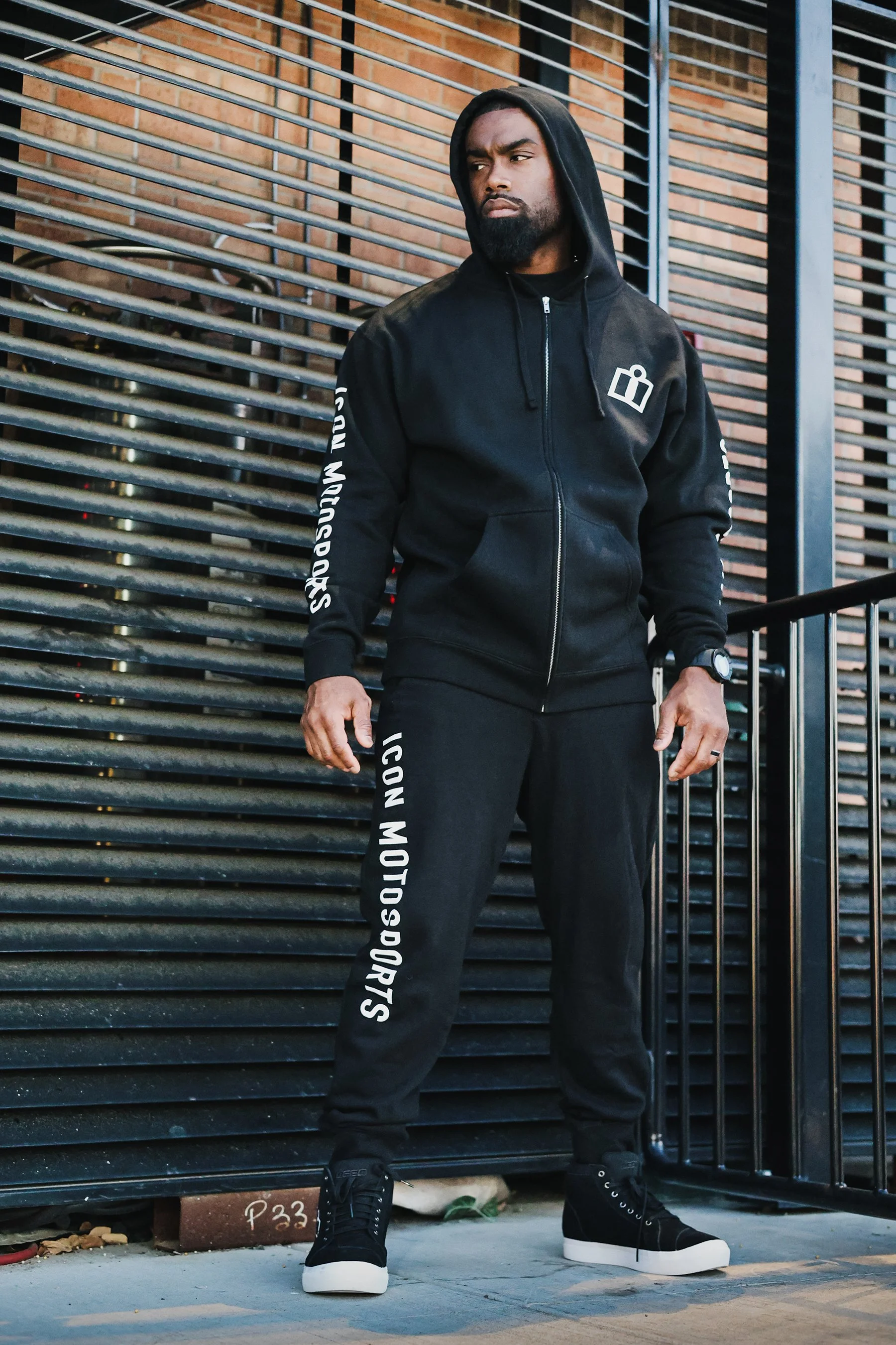 LOHEN ボトルネック レイヤードブルゾン　ホワイト タテ畝ストレッチポンチ フェイクレイヤード キーネックTシャツ（長袖